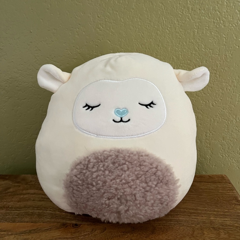 Sophie Squishmallow